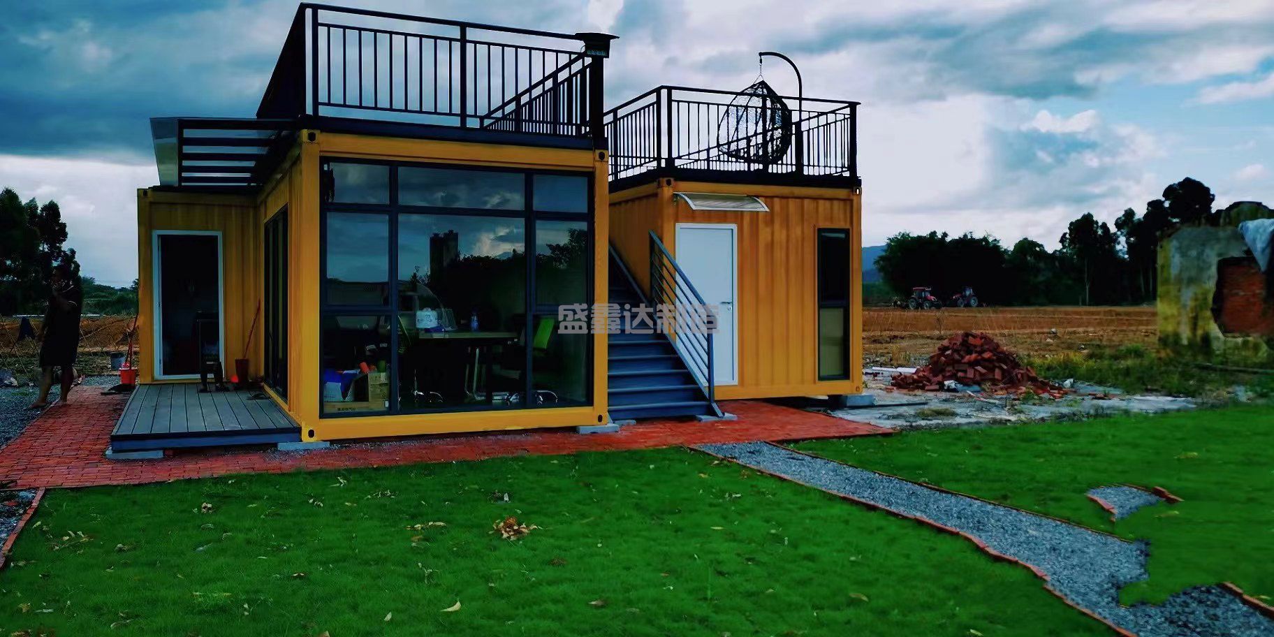 在西安優質集裝箱活動房定做廠家應該具備哪些優點